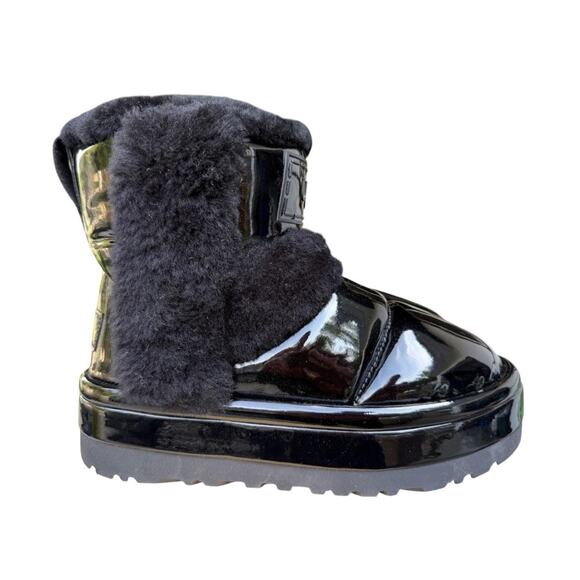 UGG Chillapeak Platform Boot Black Shine NWOT NEW Women size 7 - Picture 1 of 9